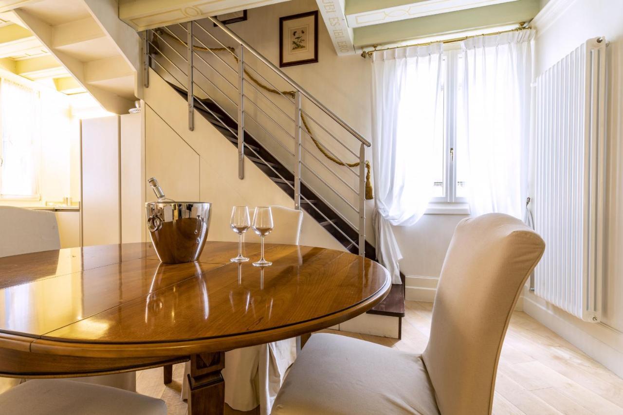 Gondola Luxury - Campo Santi Filippo E Giacomo By Wonderful Italy Венеция Екстериор снимка