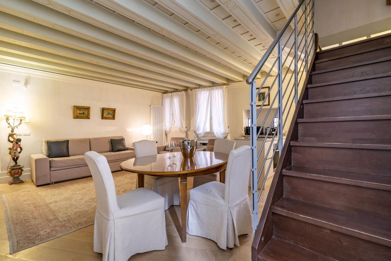 Gondola Luxury - Campo Santi Filippo E Giacomo By Wonderful Italy Венеция Екстериор снимка