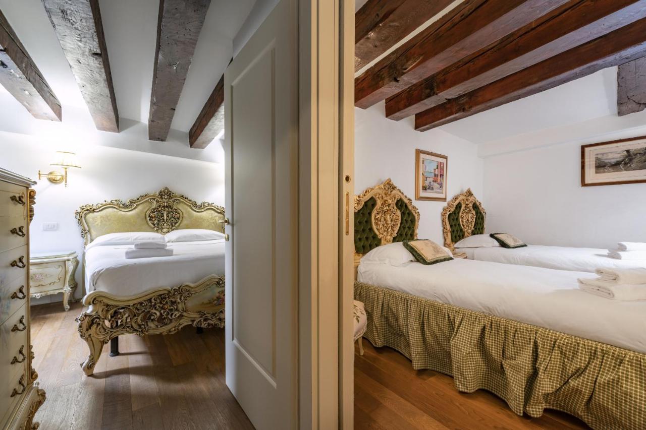 Gondola Luxury - Campo Santi Filippo E Giacomo By Wonderful Italy Венеция Екстериор снимка